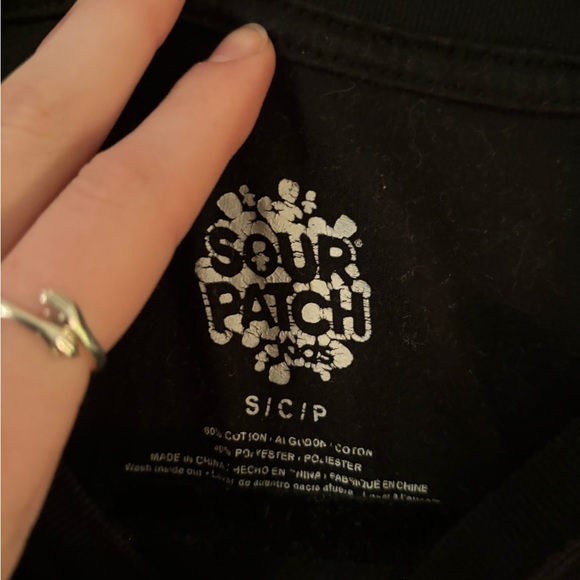 🍬Sour Patch Kids Cropped Graphic Tee🍬 - Picture 4 of 5